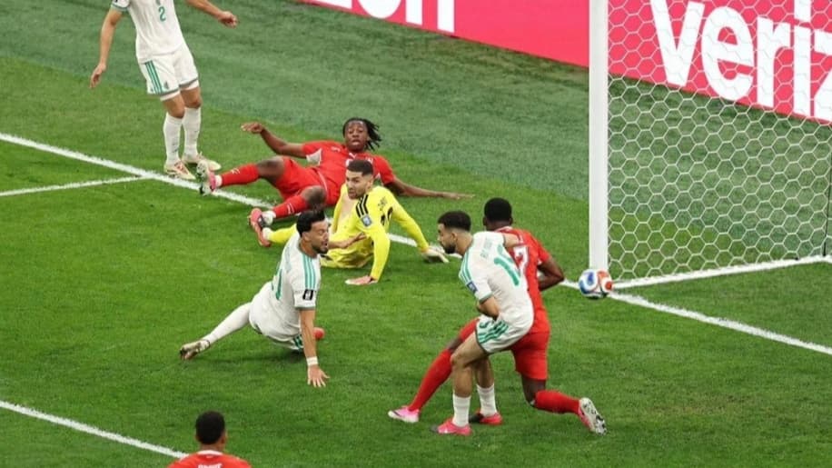 سادس منتخب عربي يودع المونديال.. الجزائر تغادر البطولة ومحرز يعلن نهاية مسيرته الدولية