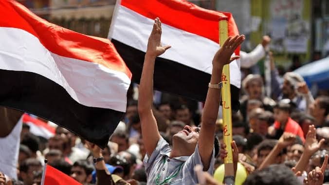 من النوائحية إلى الاستبسال : فجوة الوعي المحلي في مجابهة الحوثية