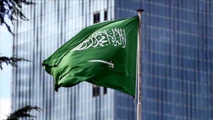 السعودية ترفع حظر دخول القادمين من 11 دولة جراء 'كورونا'