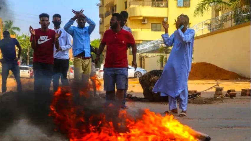السودان.. إصابة عشرات المتظاهرين واستمرار التصعيد ومجلس الأمن يبحث اليوم الأزمة