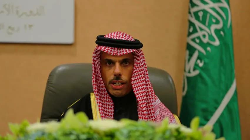 مسؤول سعودي ينفي سحب بلاده قواتها من اليمن