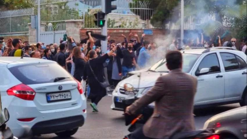 المجلس العربي: النظام الإيراني المستبد سيدفع ثمن جرائمه في حق شعبه