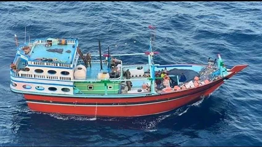 الجيش الأمريكي يعلن ضبط قارب أسلحة إيرانية كان في طريقه للحوثيين