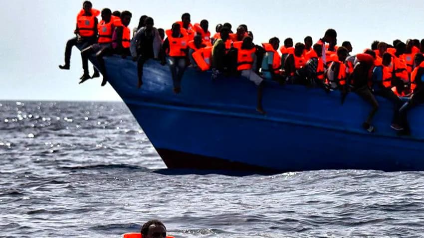 مقتل 13 شخصا وفقدان 14 في غرق قارب يقل مهاجرين قبالة اليمن