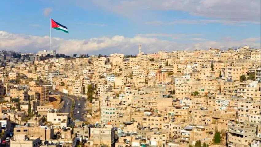 الأردن يعلن حظر جماعة الإخوان المسلمين وإغلاق مكاتبها