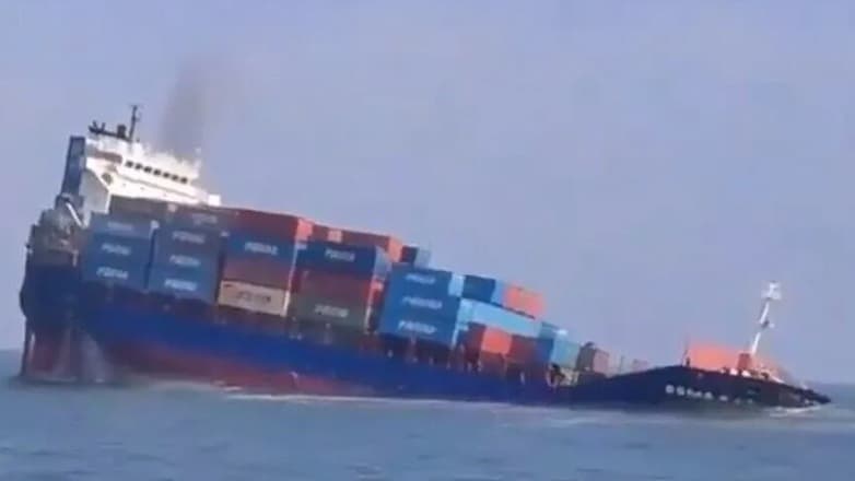غرق سفينة حاويات روسية في البحر الأسود بعد هجوم بمسيرات