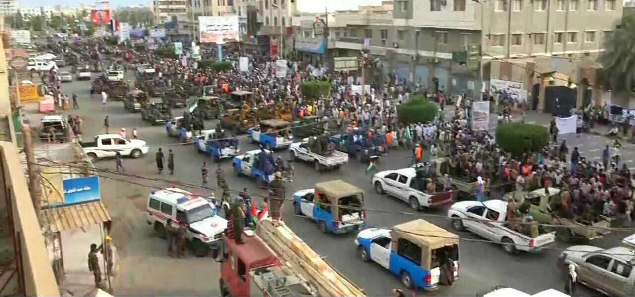 مصرع قيادي حوثي بالحديدة وقصف عشوائي يستهدف منازل المدنيين