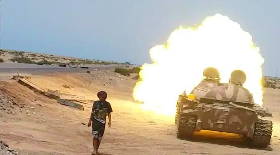 عودة المواجهات بين الجيش والانتقالي في مناطق الطرية والشيخ سالم بأبين