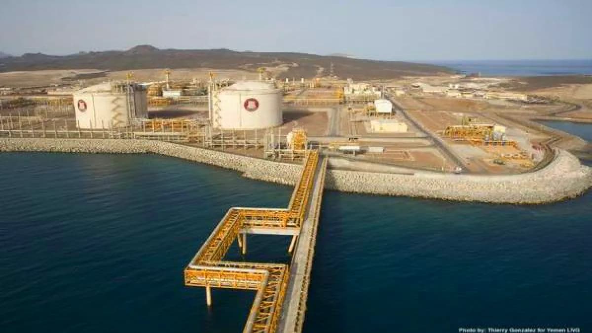 مطالبات شعبية بتشغيل منشأة بلحاف الغازية في شبوة