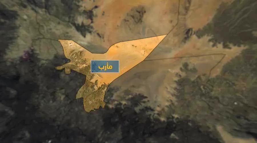 تضرر أحد المباني بسقوط صاروخ باليستي على مدينة مأرب