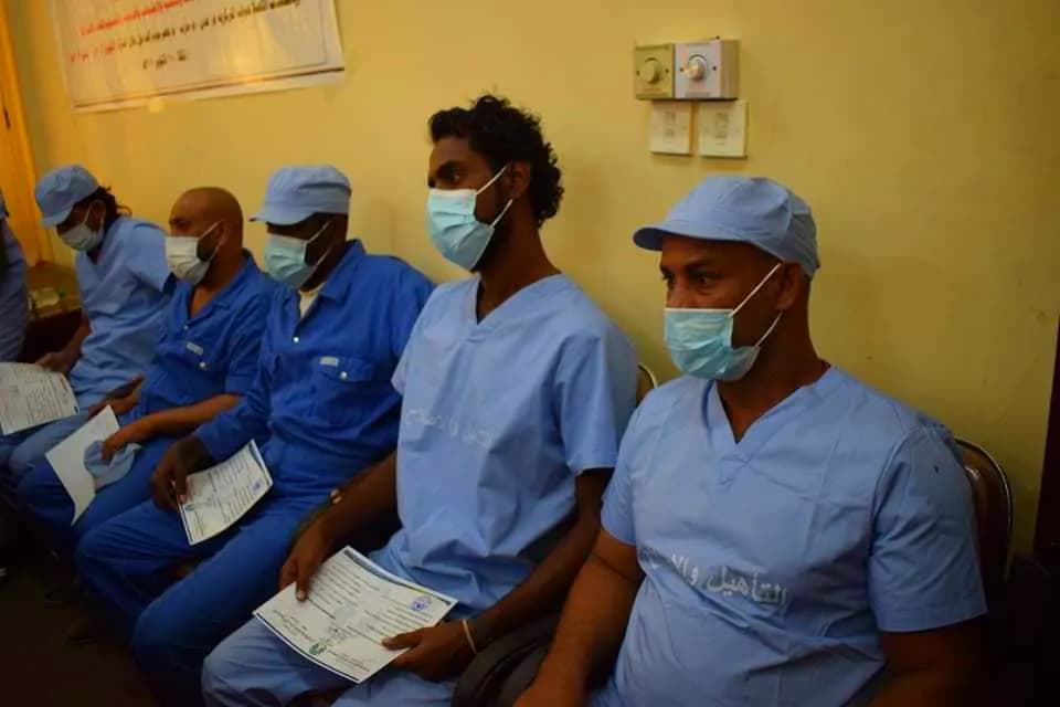 مؤسسة "السجين" الوطنية تختتم مشروع "تعزيز الأمن والحماية" لـ 900 في عدن والمكلا