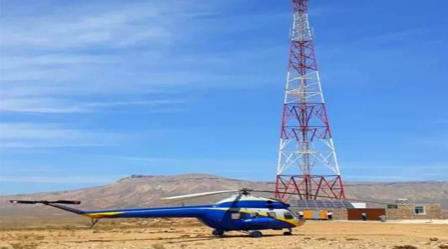 الإمارات تنصب أبراج اتصالات في سقطرى وتنشئ معسكرا تدريبيا