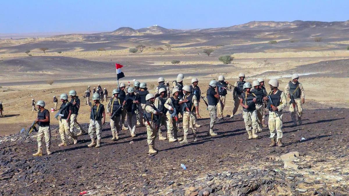 تحركات إماراتية تجاه تعز.. وتجنيد مقاتلين جدد بإشراف طارق صالح