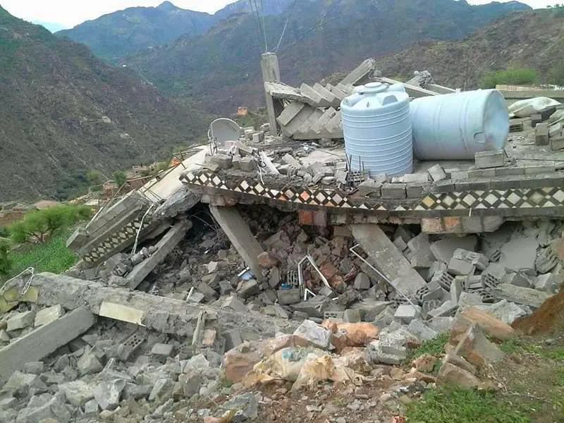 جرائم الحوثيين في الحيمة بتعز .. مداهمات وتفجيرات للمنازل واعتقالات