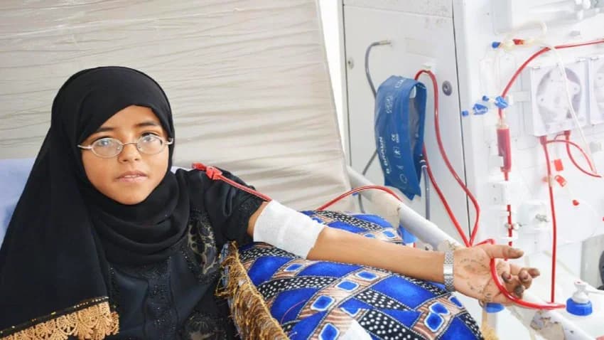 تعز: نفاد المحاليل واحتجازها في عدن يهدد مركز غسيل الكلى بالتوقف