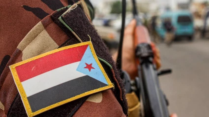 أبين.. قيادي أمني يتهم قوات الانتقالي بالبسط على أرضيته