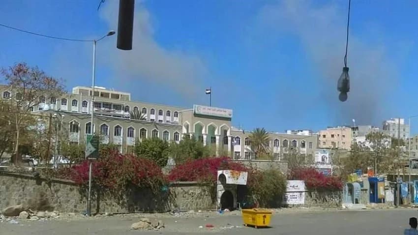 'أطباء بلا حدود' تدعو إلى وقف استهداف المنشآت والأحياء المدنية في تعز