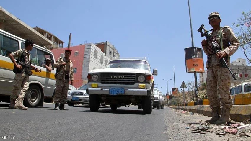 تعز.. معارك عنيفة في الجبهة الغربية ومحيط القصر الجمهوري