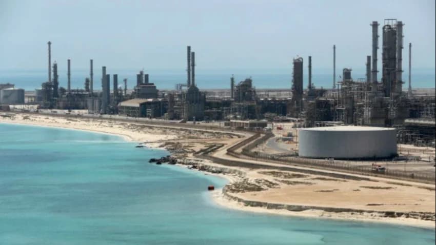 السعودية تكشف تفاصيل الهجوم على أكبر موانئ شحن البترول في العالم