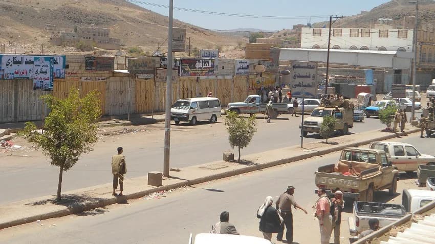 مسلحون حوثيون يقتلون مواطنا داخل جمرك في البيضاء
