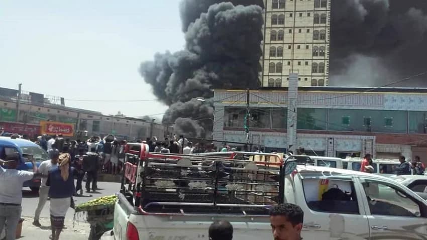 حريق هائل في مستودع للمشتقات النفطية بصنعاء
