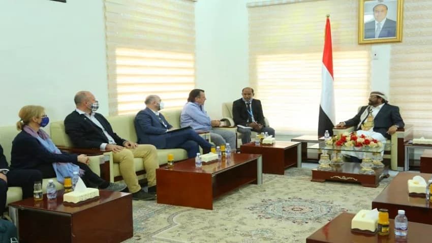 العرادة: مليشيا الحوثي قصفت مأرب بأكثر من 27 صاروخاً باليستياً