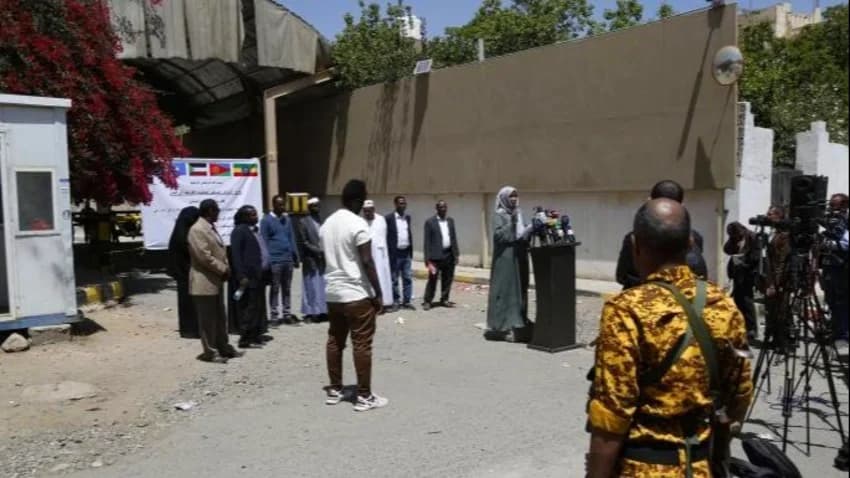 مليشيا الحوثي تعترف بمسؤولية أفراد تابعين لها بإحراق المهاجرين الأفارقة في صنعاء