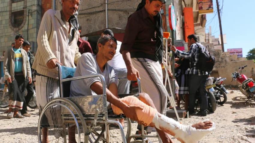 اللجنة الطبية في تعز تعلن استقالتها بسبب ما أسمته "خذلان الحكومة"