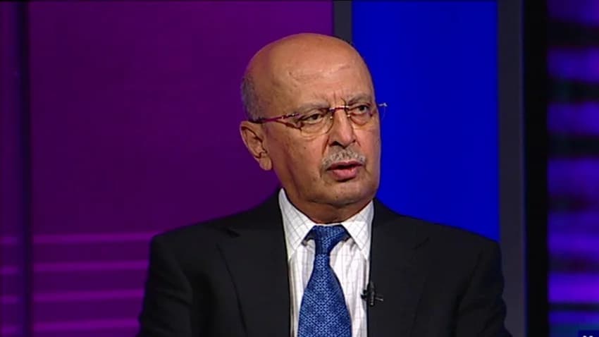 مليشيا الحوثي تفرج عن أموال وزير الخارجية الأسبق أبو بكر القربي