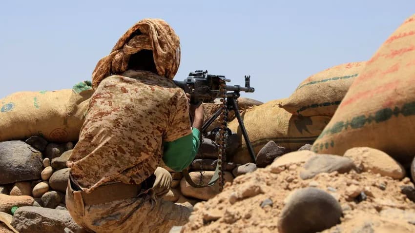 مواجهات عنيفة بين الجيش ومليشيا الحوثي في 'اليتمة' بالجوف و'رحبة' بمأرب