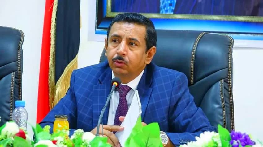 محافظ شبوة يدعو الإمارات إلى الانسحاب من منشأة 'بلحاف' الغازية