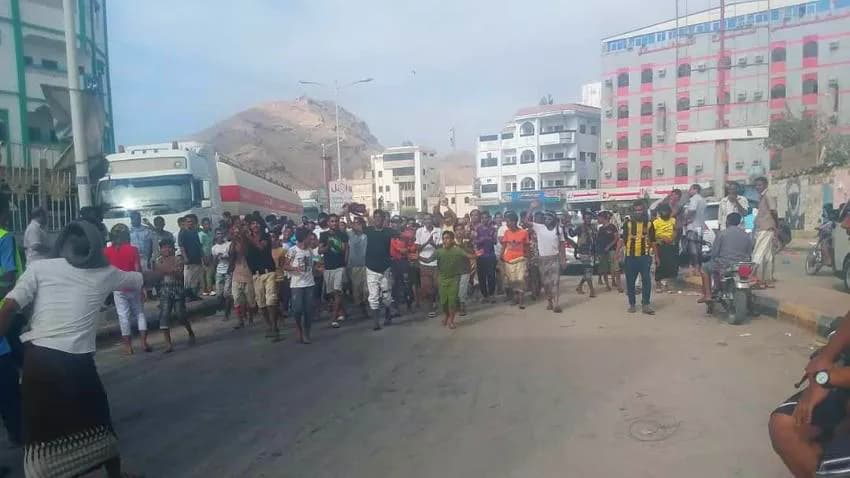 مكونات جنوبية تؤيد الاحتجاجات الشعبية في عدن والانتقالي يواصل القمع