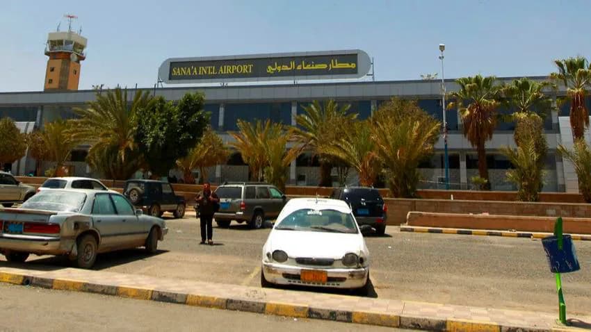 إجراء جديد تتخذه مليشيا الحوثي بحق أغلب موظفي مطار صنعاء الدولي