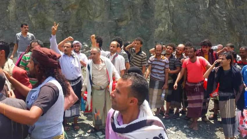 نجاح صفقة تبادل أسرى بين قيادة الجيش ومليشيا الحوثي في تعز