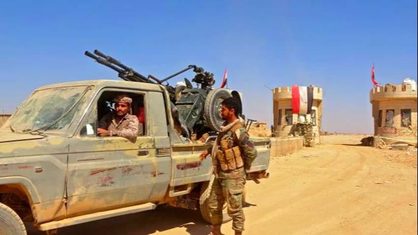 اشتداد المعارك في 'الجوبة' بمأرب ونجاة قائد عسكري في تعز