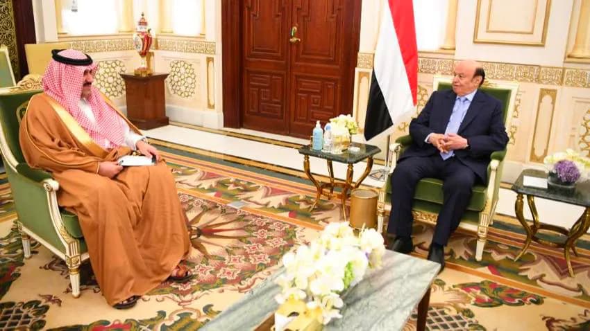 بعد الانسحاب من الحُديدة .. الرئيس هادي يلتقي مسؤولا سعوديا