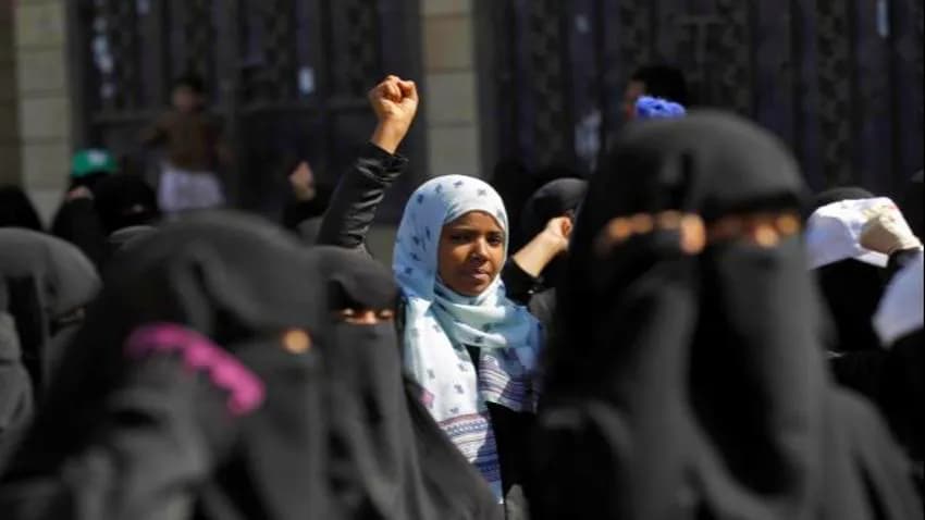منظمة حقوقية تنشر تقريرا صادما عن الجرائم والانتهاكات بحق المرأة اليمنية