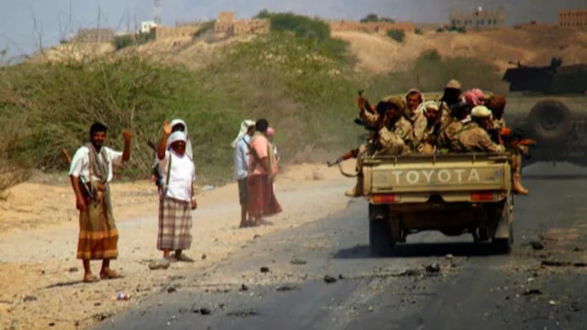 الجيش يواصل الهجوم ويبدأ بنزع ألغام بمناطق محررة في شبوة