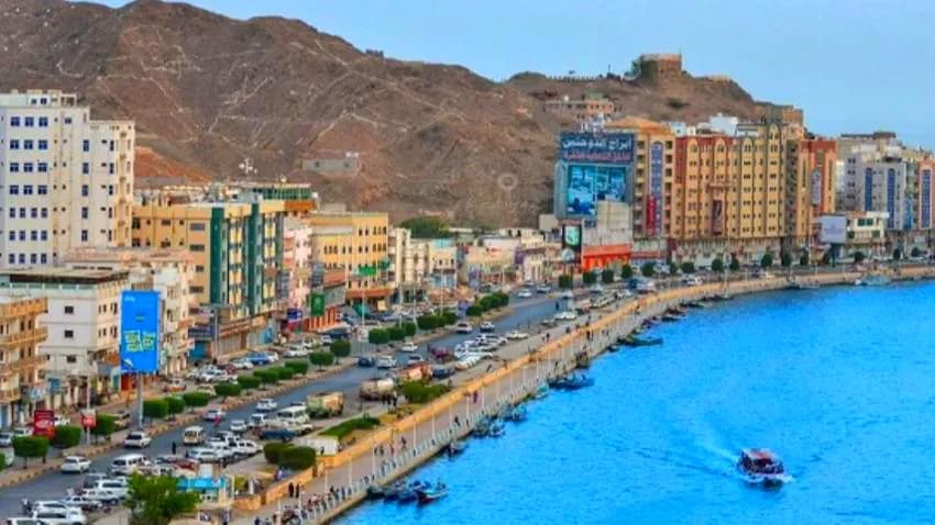 إضراب شامل في المرافق الحكومية بالمكلا رفضا لسياسة التجويع