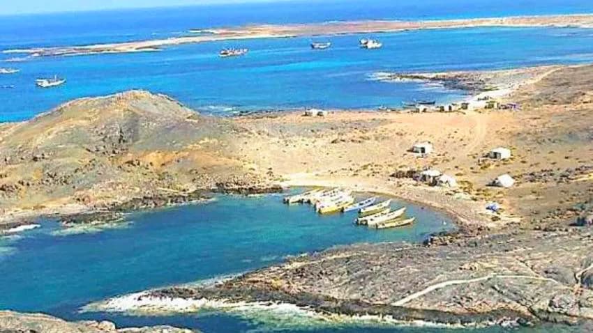 بعد سقطرى.. الإمارات تبني قاعدة عسكرية جديدة في جزيرة "عبد الكوري"