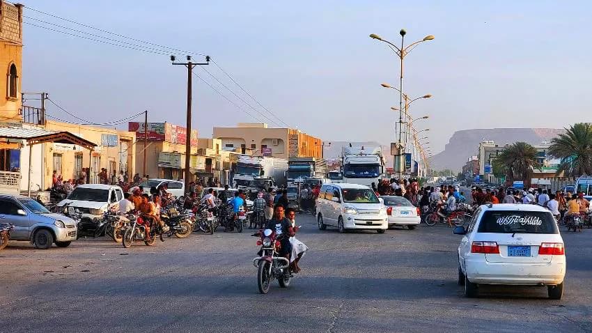 الأمن يعتقل عشرات المحتجين في حضرموت والسلطة المحلية تحذر من إثارة الفوضى