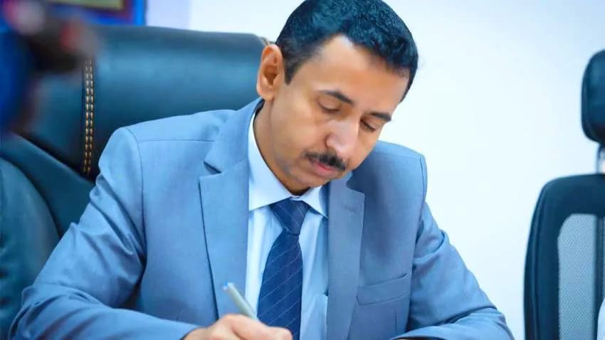 محافظ شبوة السابق يوضح حقيقة اغتيال شقيقه الأكبر