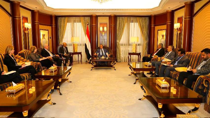 البركاني يلتقي المبعوث الأمريكي لرفع الحصار الحوثي عن تعز