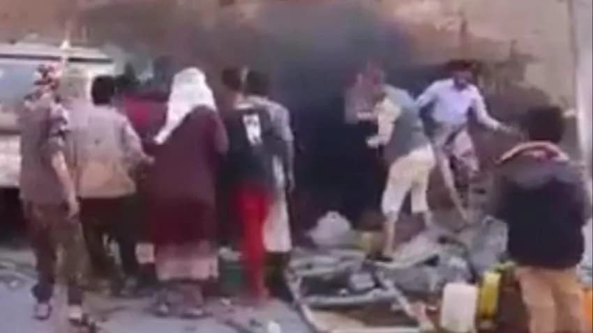 تعز.. إصابة 4 نساء وطفلة بسقوط صهريج مياه خيري
