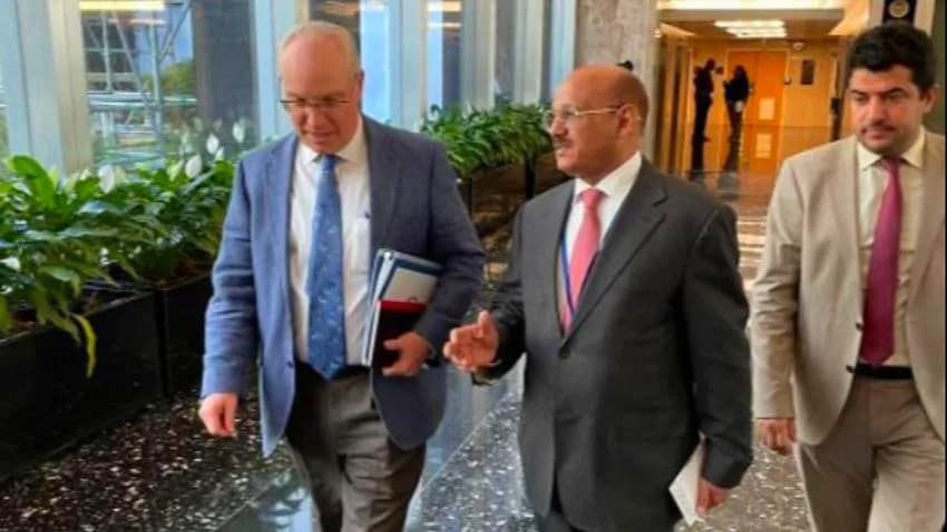 مباحثات أمريكية يمنية حول تحقيق الاستقرار الإقتصادي