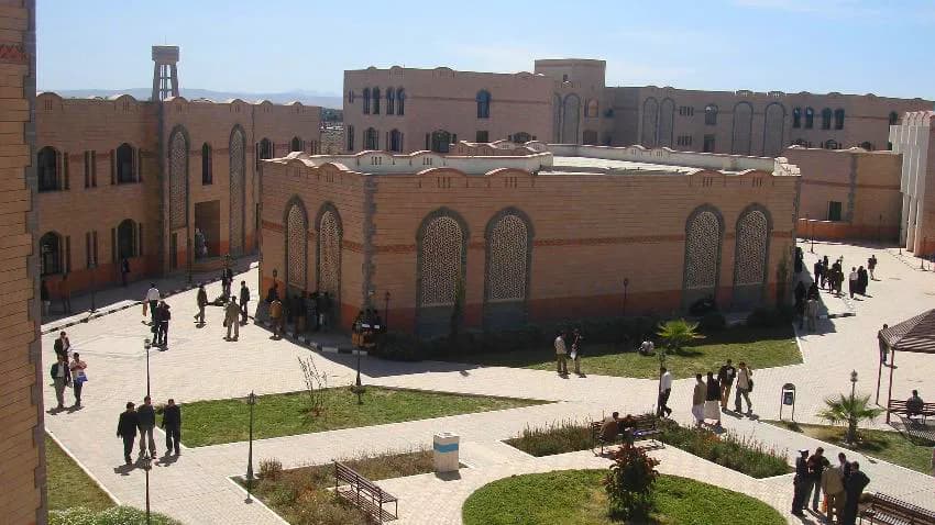 جامعة تحت سيطرة مليشيا الحوثي تلزم الموظفين حضور دورات طائفية