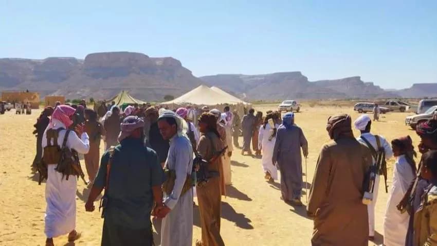 تكتل قبلي في حضرموت يهدد بمنع تصدير النفط واحتجاجات في الشحر بسبب تردي الخدمات