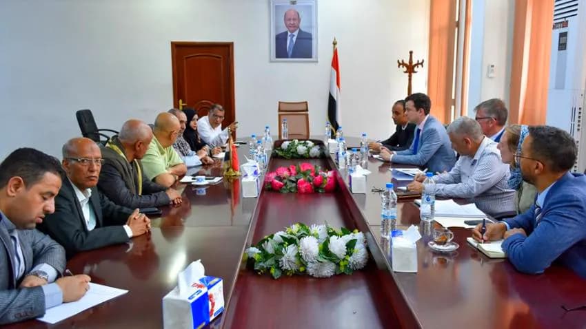 وفد أممي يصل إلى تعز.. "مقترح فتح الطرق" محور المناقشات