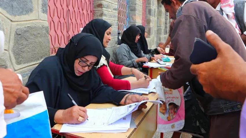 لجنة حكومية توثّق انتهاكات في 8 محافظات ومطالبات بالإفراج عن 4 صحفيين