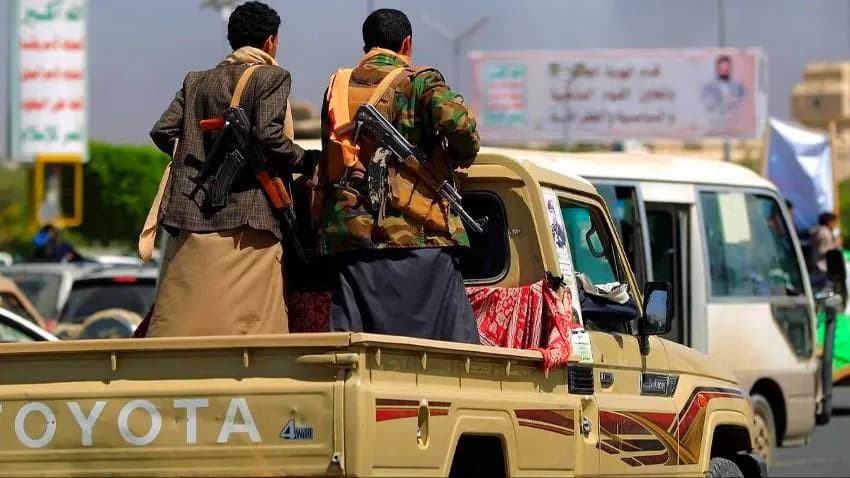 الحكومة تتهم مليشيا الحوثي بالتهرّب من تنفيذ بنود الهدنة والتحشيد في محيط تعز